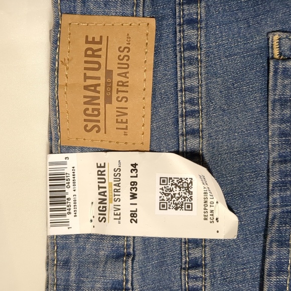 Levi's Signature Totally Shaping Straight High Rise Jean Sz 28L - Picture 6 of 12